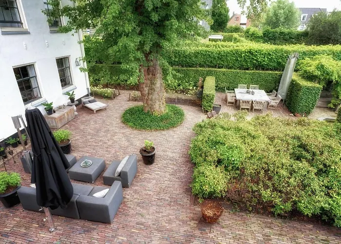 Amsterdam Mansion - The