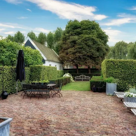 Amsterdam Mansion - The Séjour chez l'habitant Oostzaan